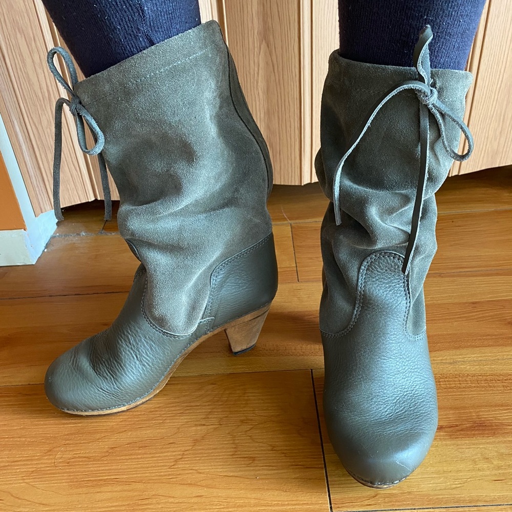 Sanitas green leather, clog boots